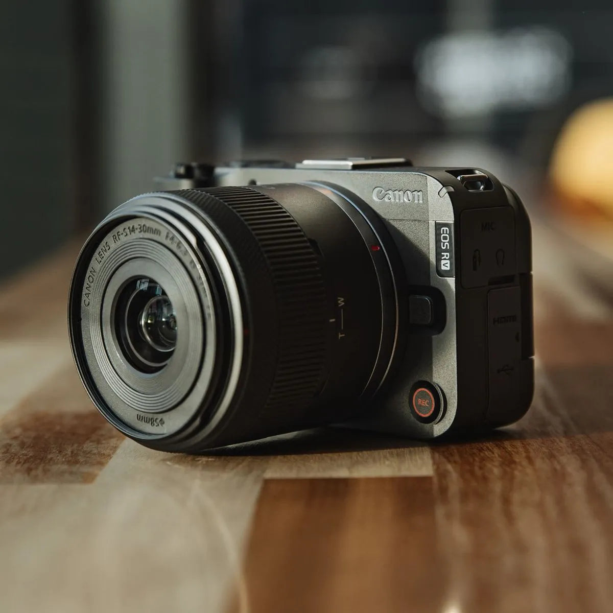 Canon EOS R50V Aparat Foto Mirrorless Crop 24MP Video 4K cu Obiectiv RF-S 14-30mm